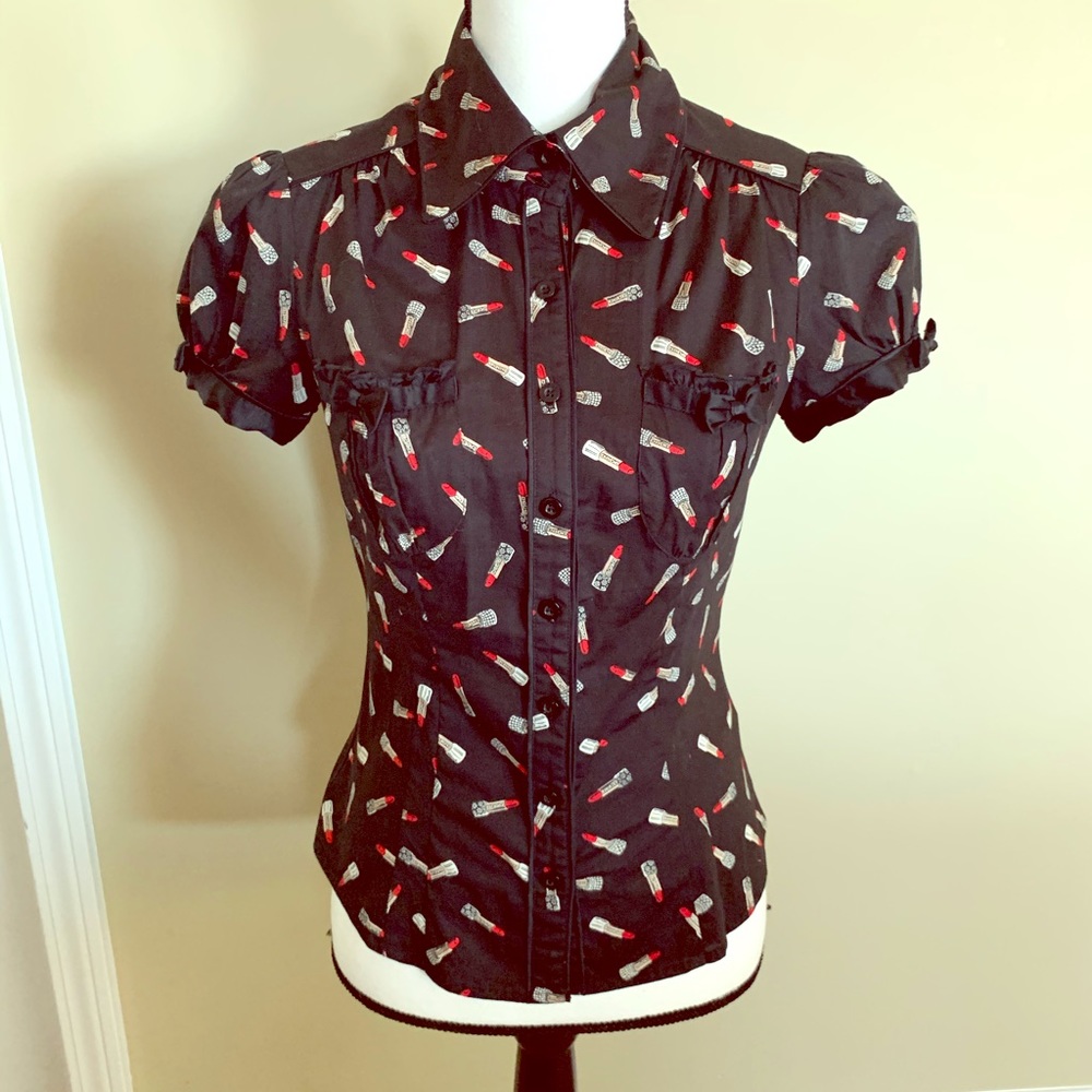 Bebe lipstick logo blouse, XS.